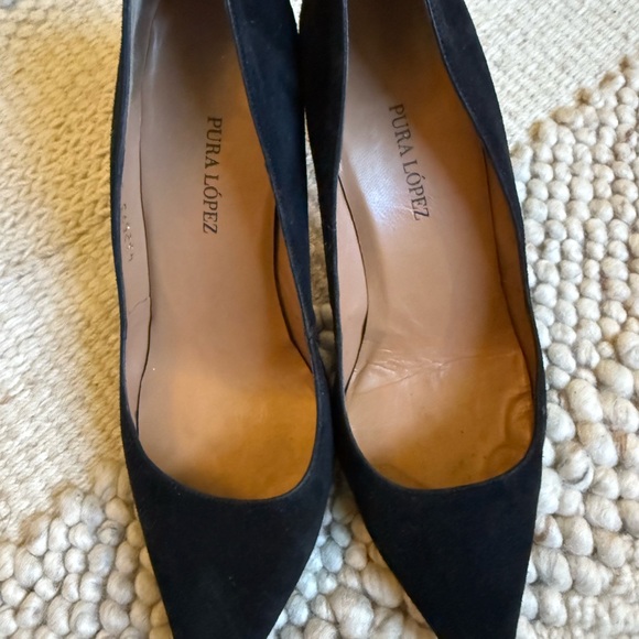 GUC - Pura Lopez Black Suede Heels - Picture 5 of 8